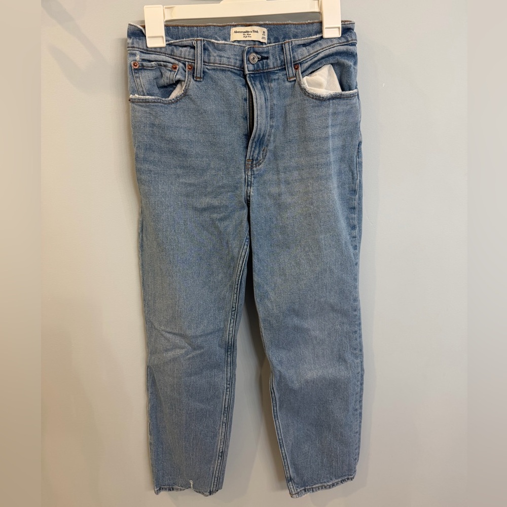 Abercrombie & Fitch High Waisted Jeans - Size 26 S